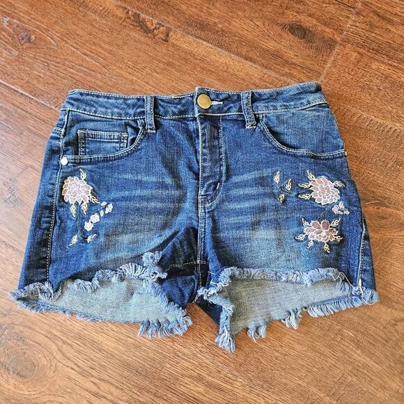 Harper Embroidered Shorts - Picture 1 of 7
